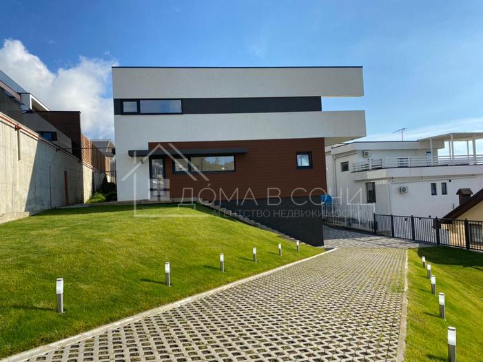 Современный особняк с бассейном №15