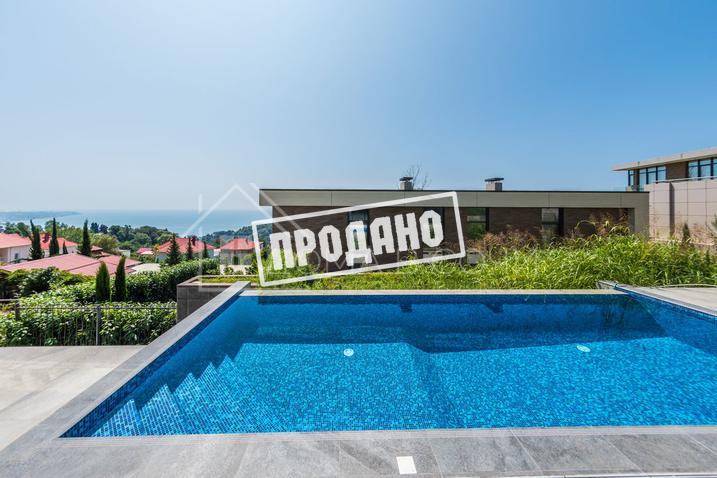 Панорамный коттедж в современном стиле №6