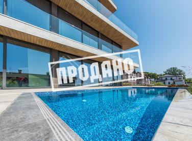 Панорамный коттедж в современном стиле №1