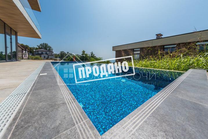 Панорамный коттедж в современном стиле №14