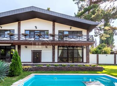 Домовладение в стиле шале с видом на море №3