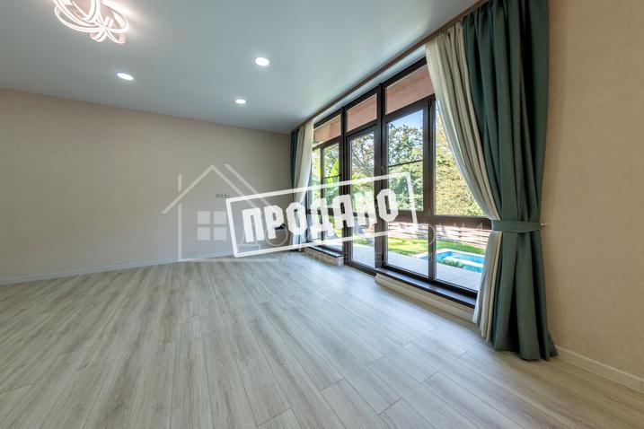 Домовладение в стиле шале с видом на море №26