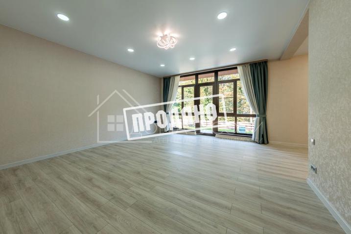 Домовладение в стиле шале с видом на море №27