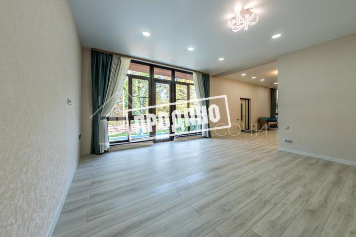 Домовладение в стиле шале с видом на море №28