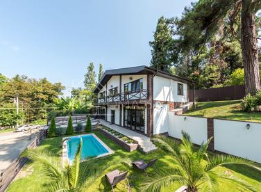 Домовладение в стиле шале с видом на море №4