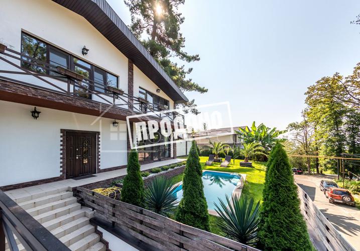 Домовладение в стиле шале с видом на море №12