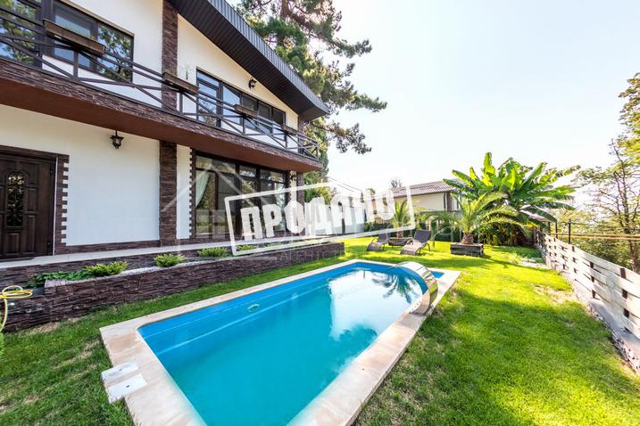 Домовладение в стиле шале с видом на море №2