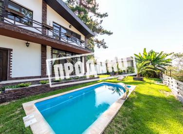 Домовладение в стиле шале с видом на море №2