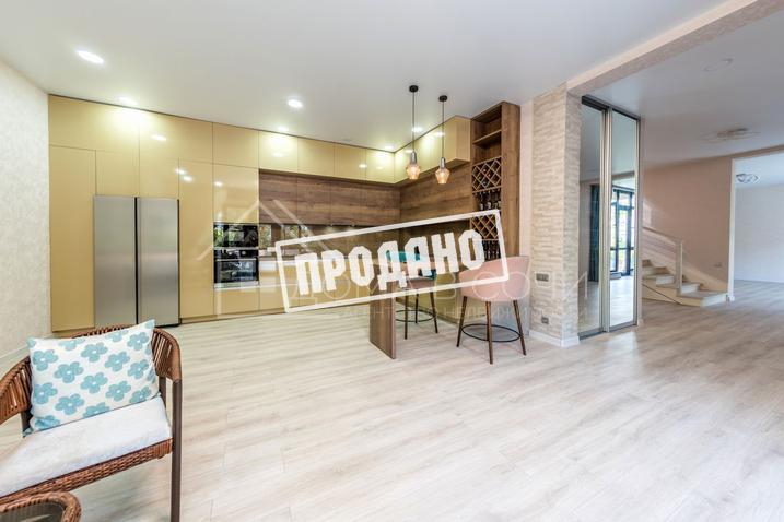 Домовладение в стиле шале с видом на море №16