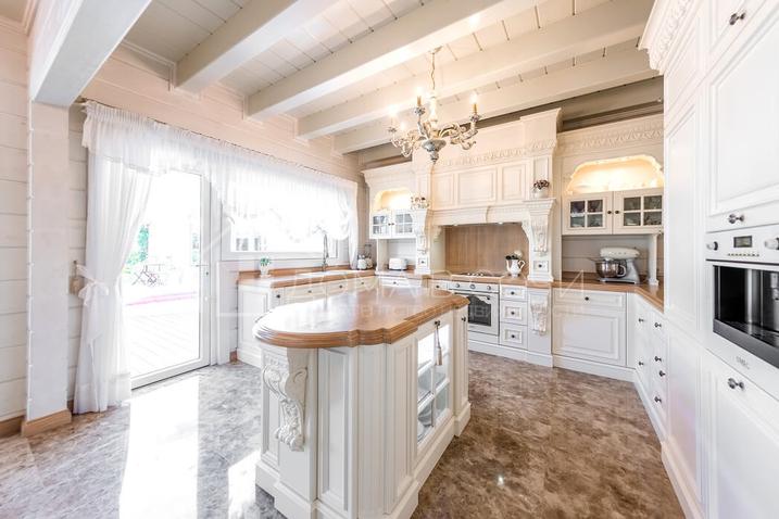 Домовладение в коттеджном поселке Акация №7