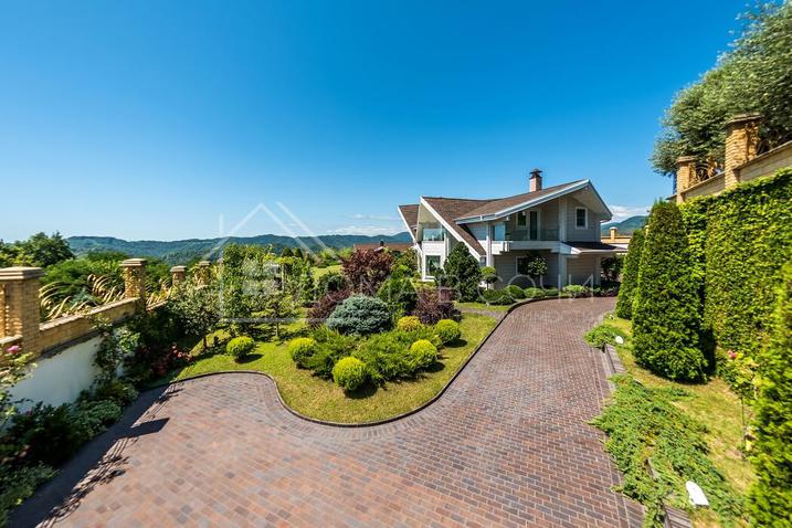 Домовладение в коттеджном поселке Акация №19