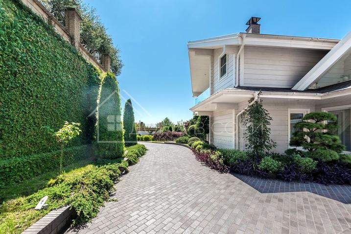 Домовладение в коттеджном поселке Акация №14