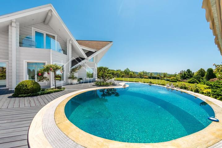 Домовладение в коттеджном поселке Акация №15