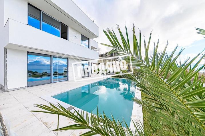 Элитный дом с видом на море №2