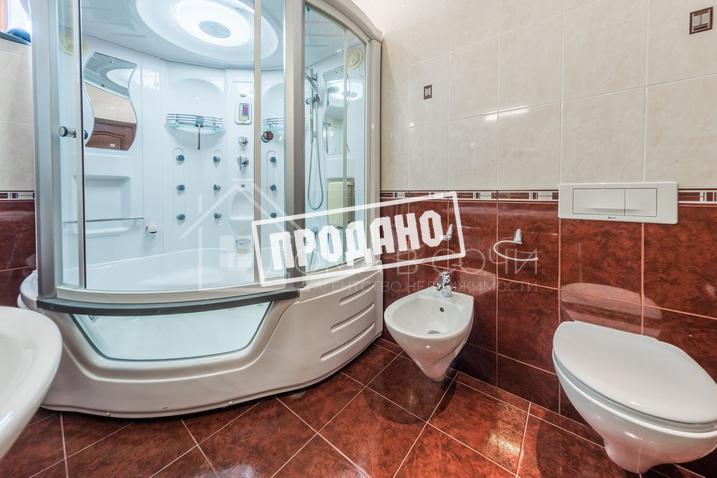 Элитный трехэтажный особняк №28