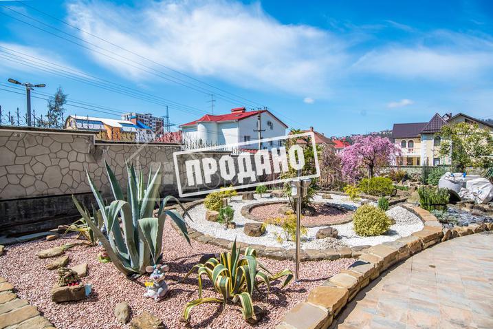 Элитный трехэтажный особняк №56