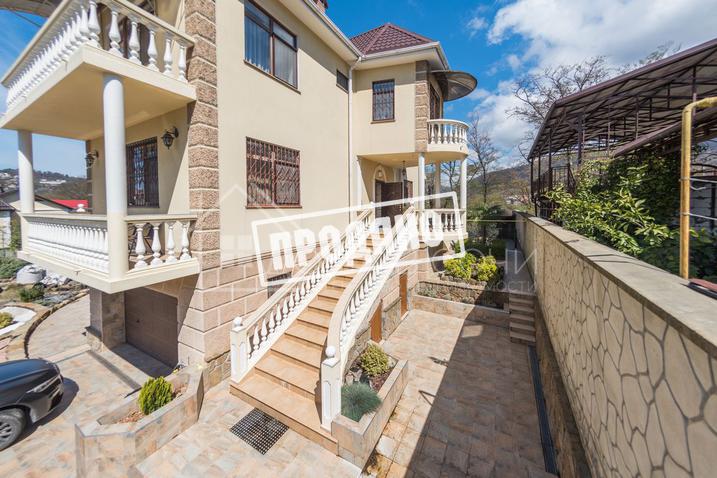 Элитный трехэтажный особняк №55