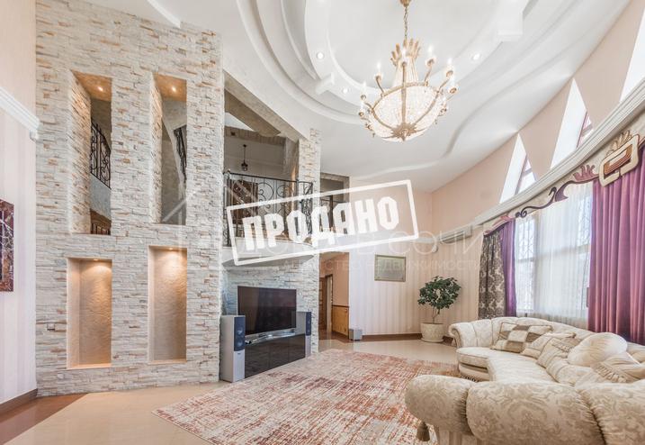 Элитный трехэтажный особняк №37