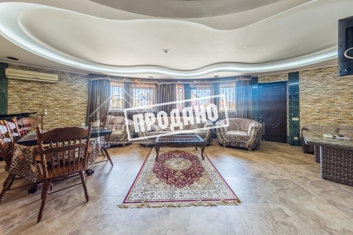 Элитный трехэтажный особняк №50