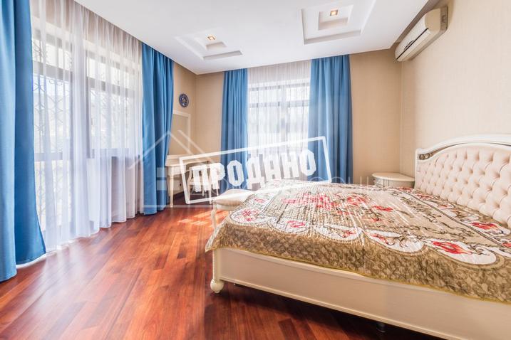 Элитный трехэтажный особняк №17