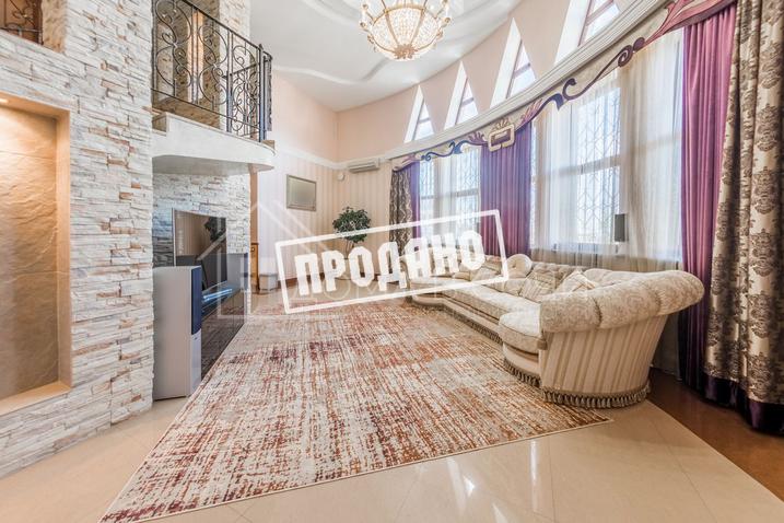 Элитный трехэтажный особняк №36