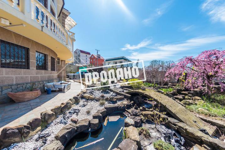 Элитный трехэтажный особняк №61