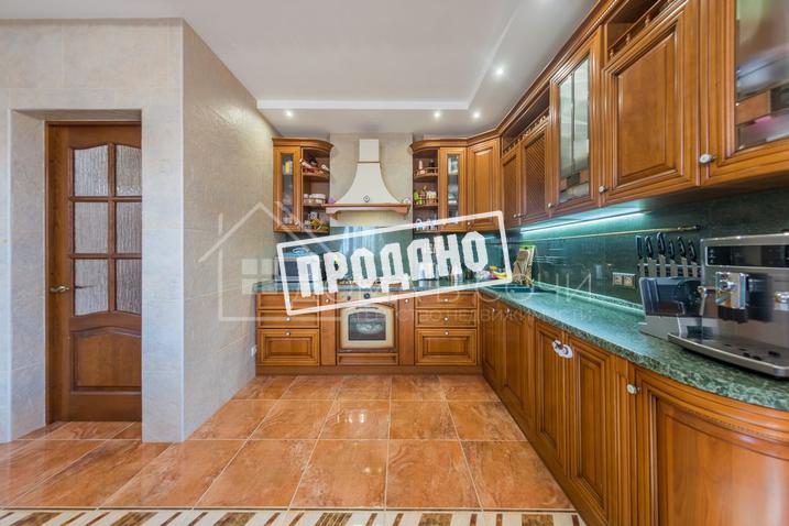 Элитный трехэтажный особняк №39