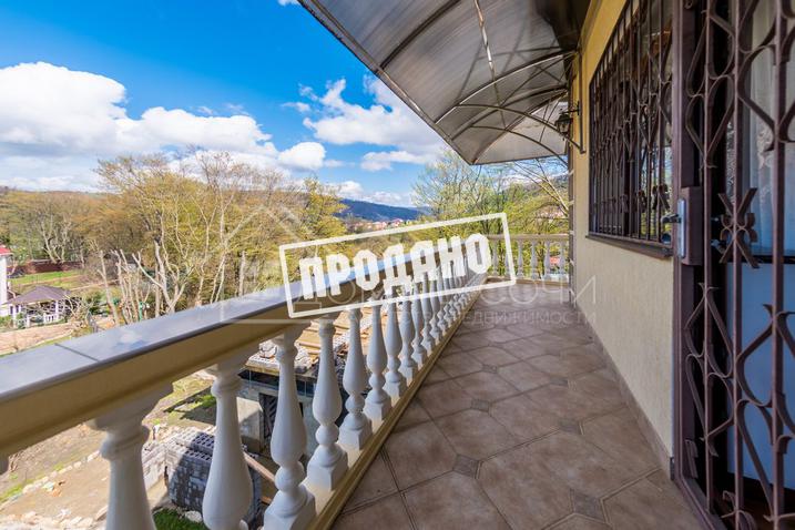 Элитный трехэтажный особняк №12