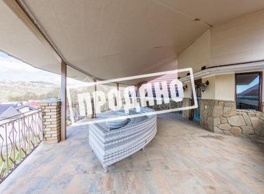 Элитный трехэтажный особняк №3