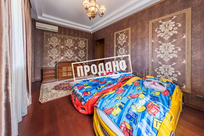 Элитный трехэтажный особняк №26