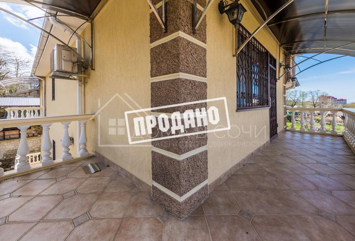 Элитный трехэтажный особняк №13