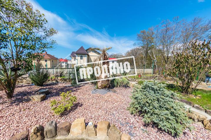 Элитный трехэтажный особняк №62