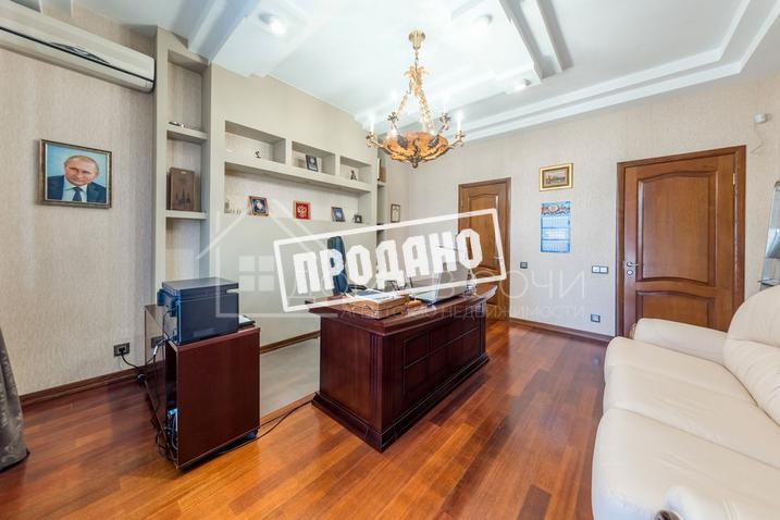 Элитный трехэтажный особняк №44