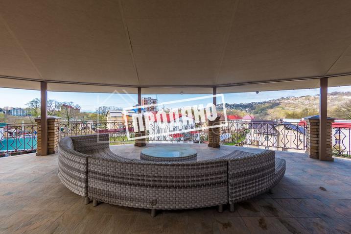 Элитный трехэтажный особняк №2