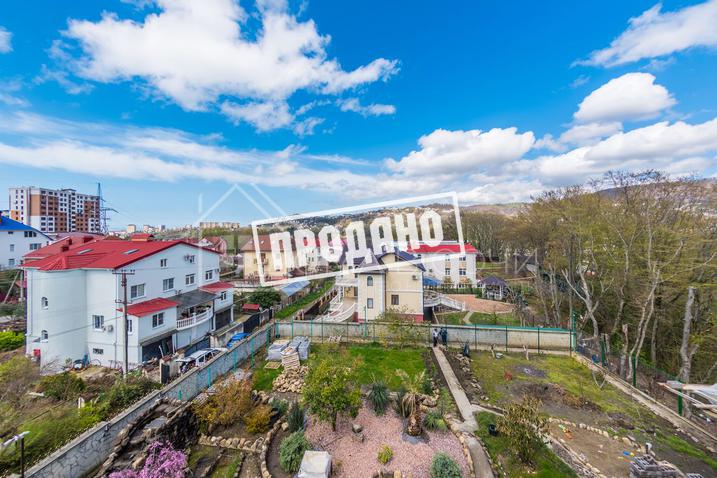 Элитный трехэтажный особняк №6