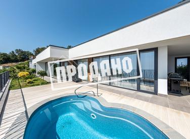 Дом в стиле хай-тек №3