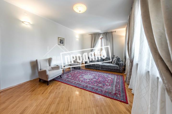 Усадьба с бассейном у моря №56