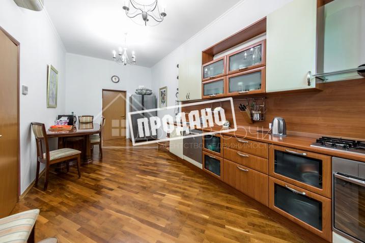 Усадьба с бассейном у моря №42