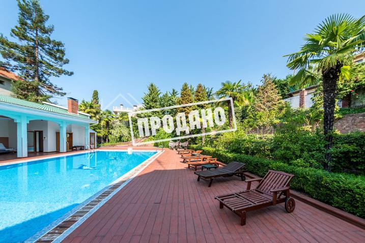 Усадьба с бассейном у моря №8