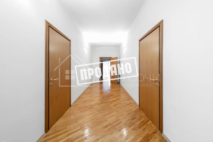 Усадьба с бассейном у моря №50