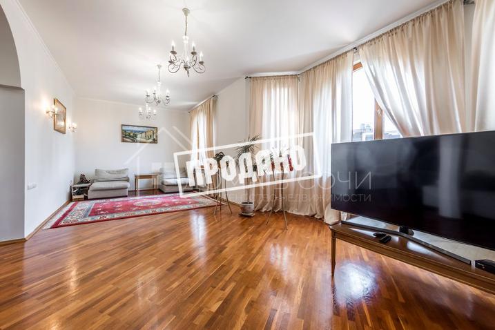 Усадьба с бассейном у моря №33