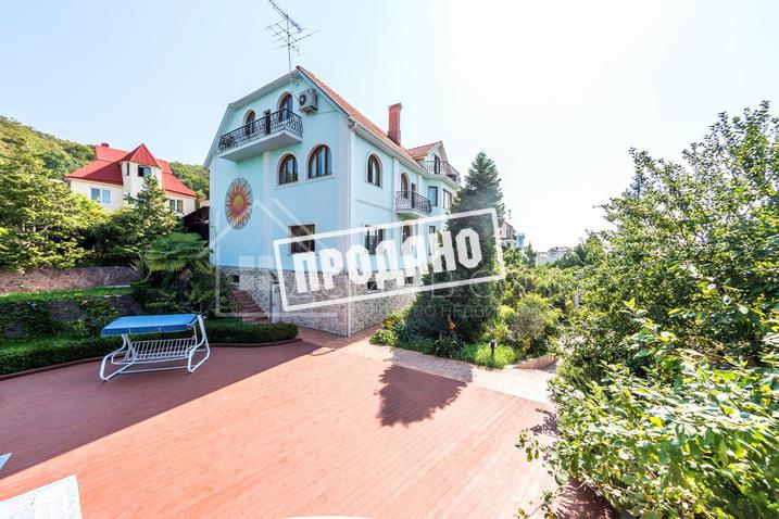 Усадьба с бассейном у моря №24