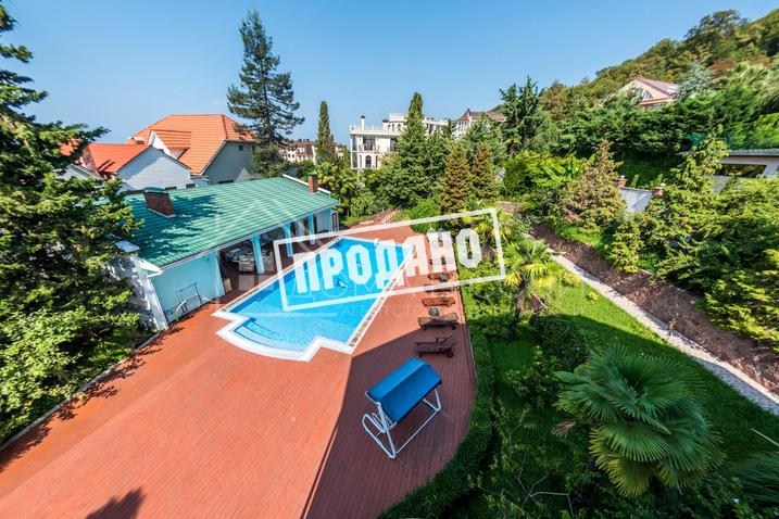 Усадьба с бассейном у моря №58