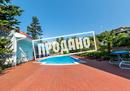 Усадьба с бассейном у моря