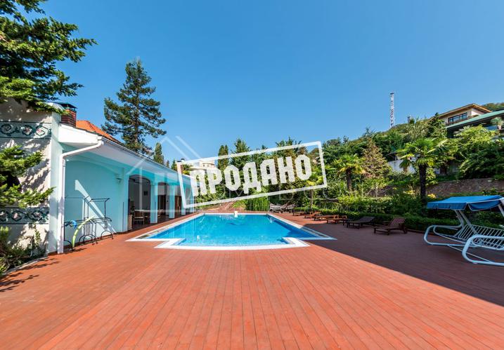 Усадьба с бассейном у моря №6