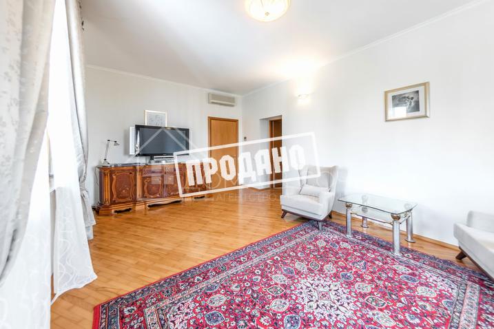 Усадьба с бассейном у моря №57