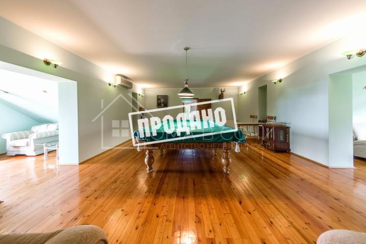 Усадьба с бассейном у моря №64