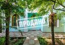 Усадьба с бассейном у моря