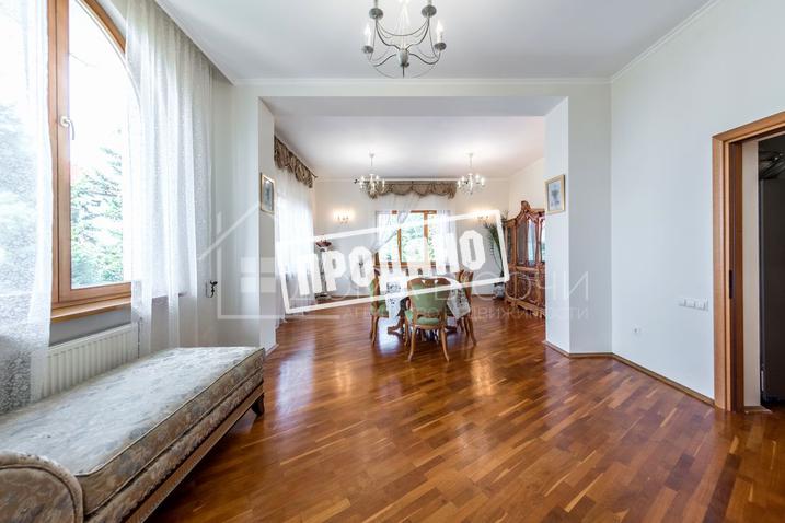 Усадьба с бассейном у моря №36