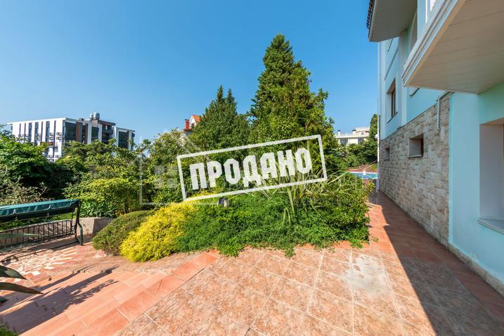 Усадьба с бассейном у моря №30